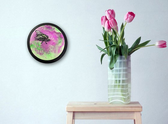 "Voyeur" - Original PMS Acrylic And Resin Painting, Mounted on a Circular Wooden Panel - 5" x 5"
