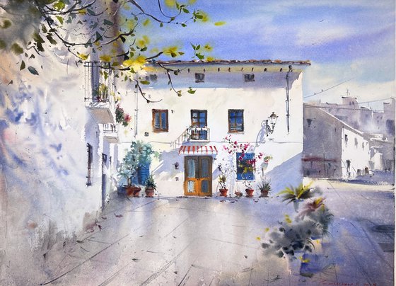 Sunlit Courtyard in Valencia