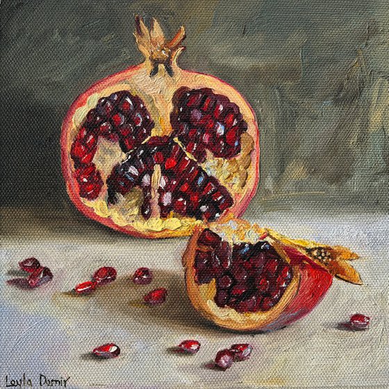 Pomegranates slices