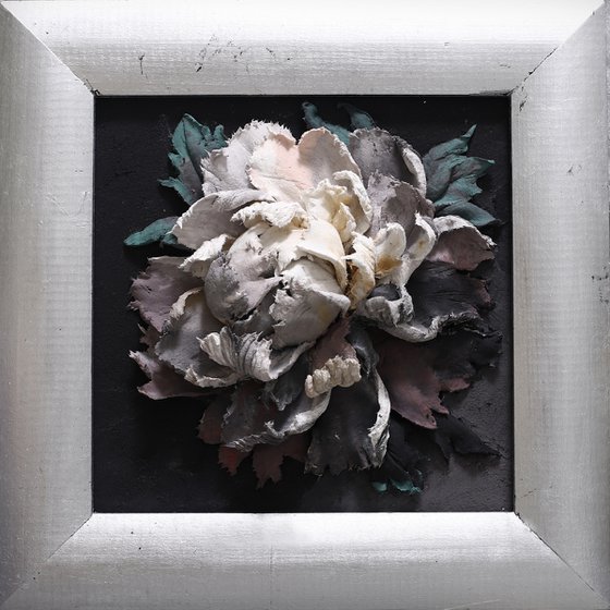 A ray of light * 30 x 30 cm * sculpture painting * flowers Sculpture by Evgenia Ermilova