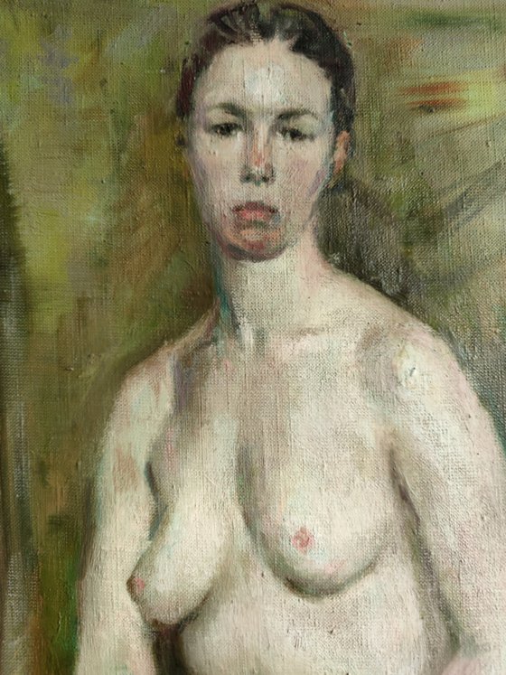 Nude in grey