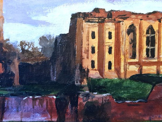 Kenilworth Castle with the sun setting