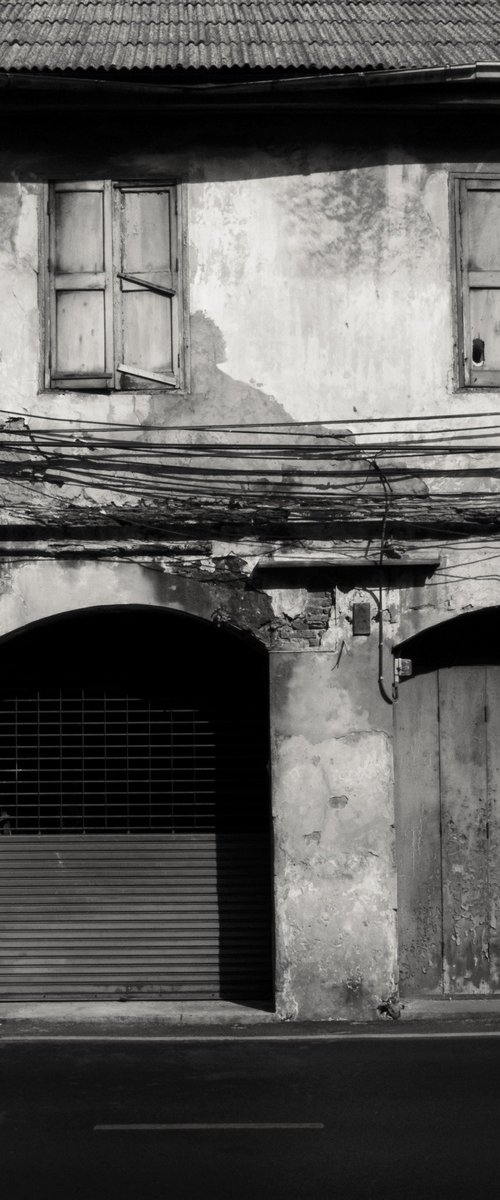 The old shophouses by Nattapol Lertthitiplurt