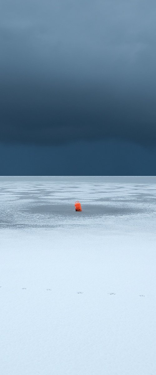 Frozen lake by Jacek Falmur