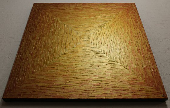 Large square pearly gold gradient