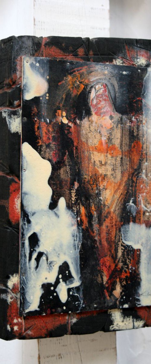 PERENNIAL FOUND REALITY WEAR ART PAINTING ANGEL THEME BY MASTER KLOSKA by Kloska Ovidiu