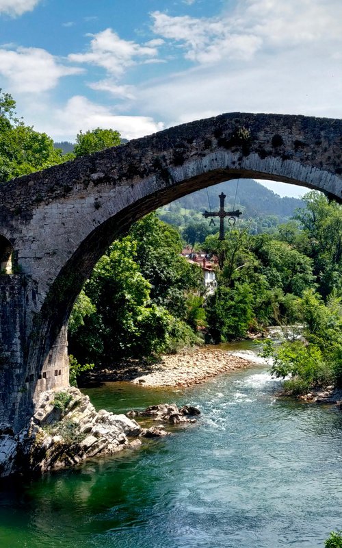 Cangas de Onis by Tatiana Zappa