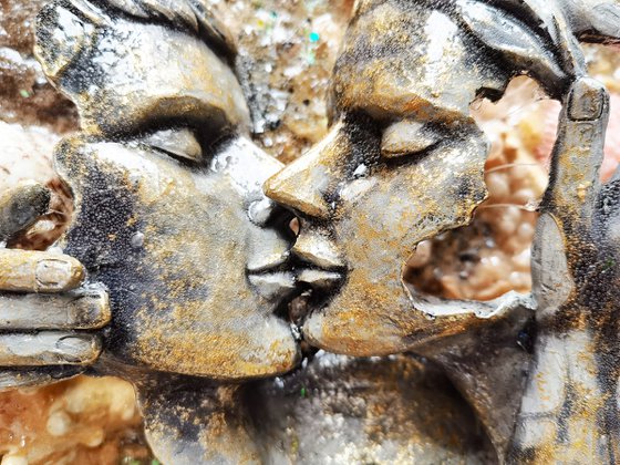 Love kissing couple Man woman wall hanging stone sea shells sculpture