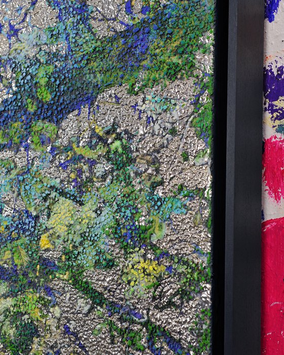 Yellow, green, blue & silver Chestnut.