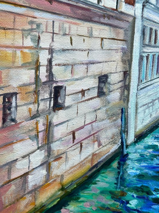 Venice. Where hearts sigh.