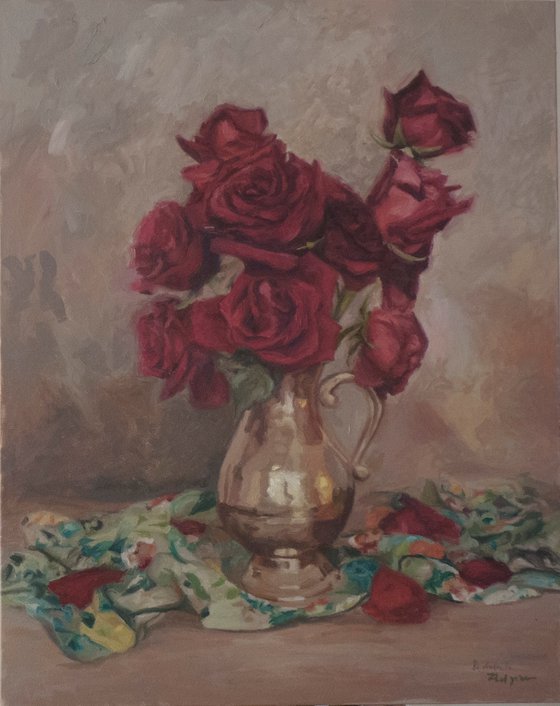 Red roses in a vase