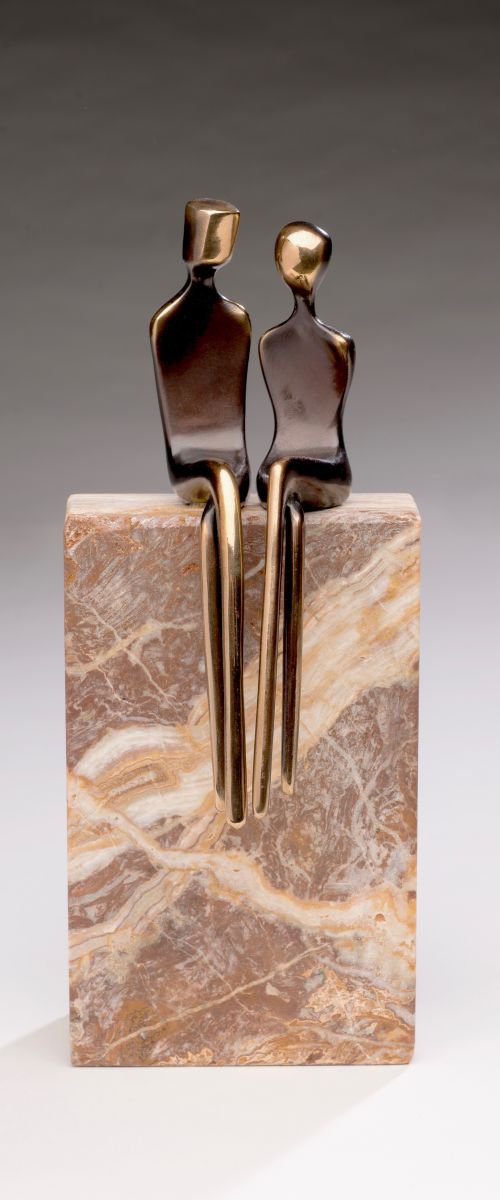 Elegant lovers - bronze figurines of slender and distinct form by Yenny Cocq