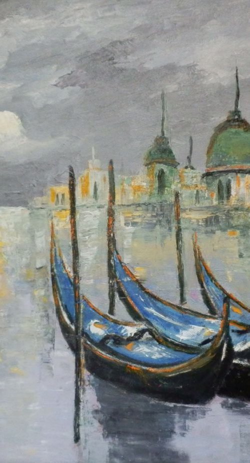 Venice under the moonlight by Maria Karalyos