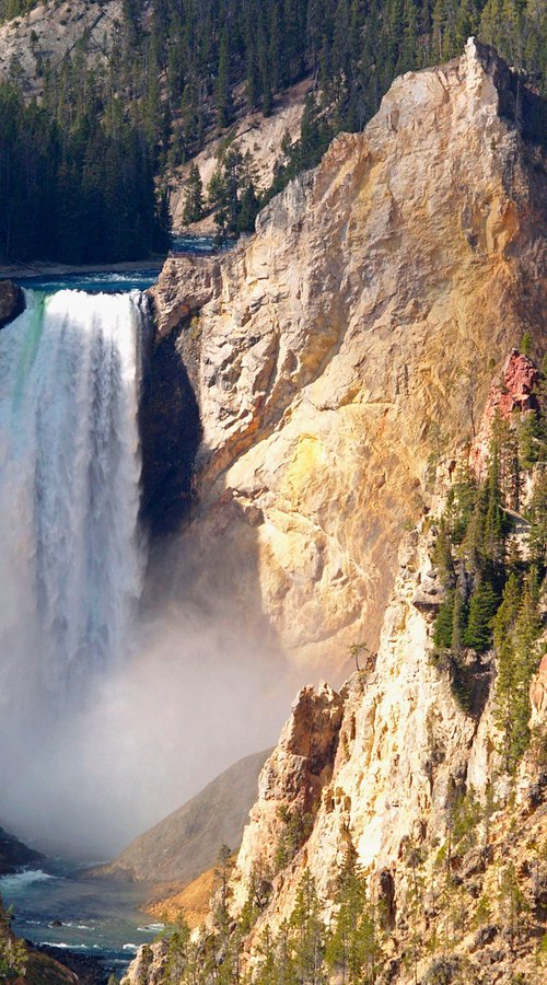 Yellowstone Falls by Alex Cassels