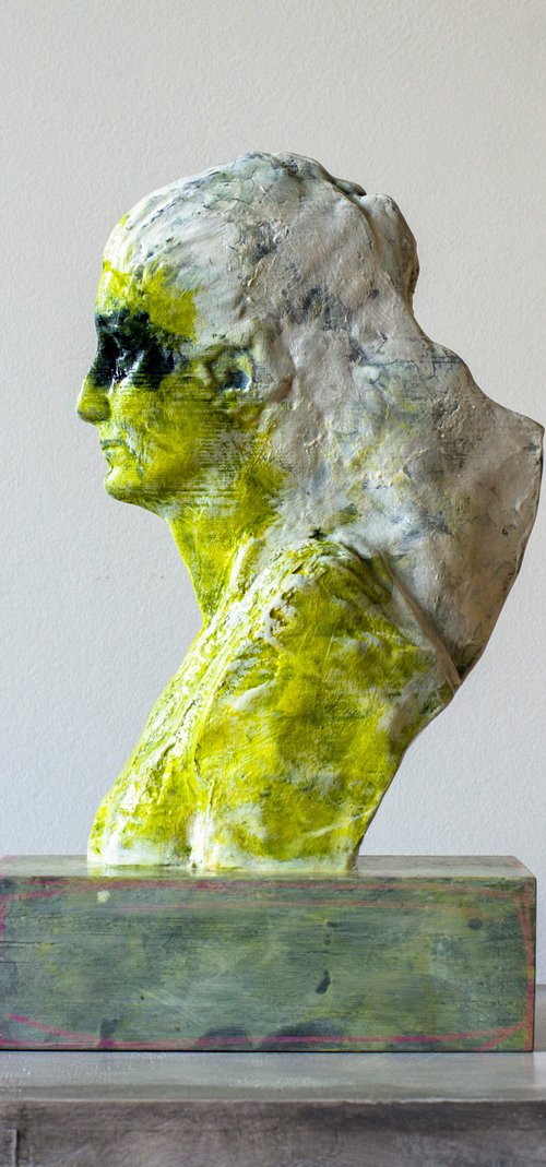 Color reality - Female figure by Nikolay Marinov