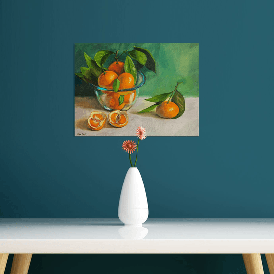 Tangerines in glass bowl