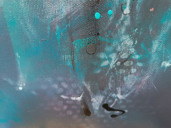 Threshold of Invisible