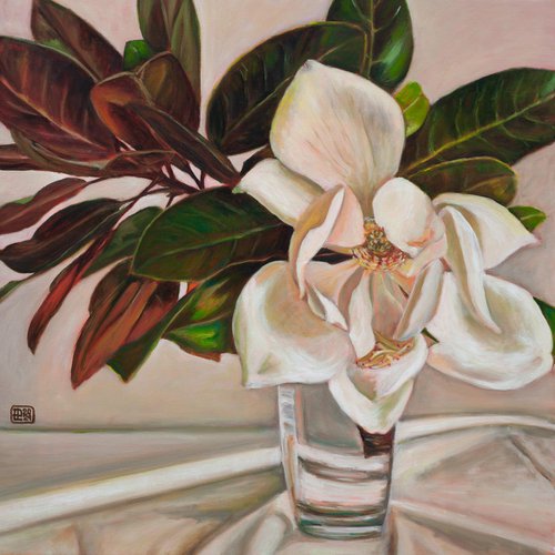 Magnolia by Liudmila Pisliakova