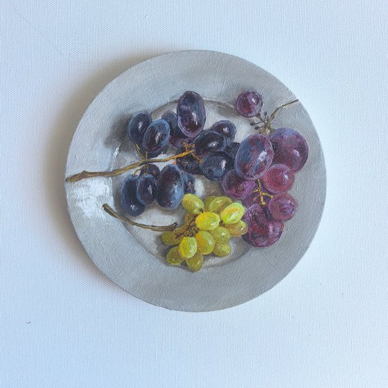 Grapes on plate