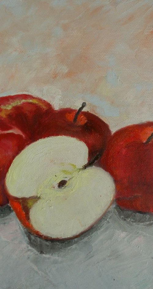 Red apples by Maria Karalyos