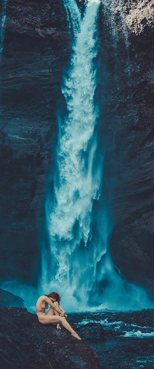 Iceland waterfall by Dan Hecho