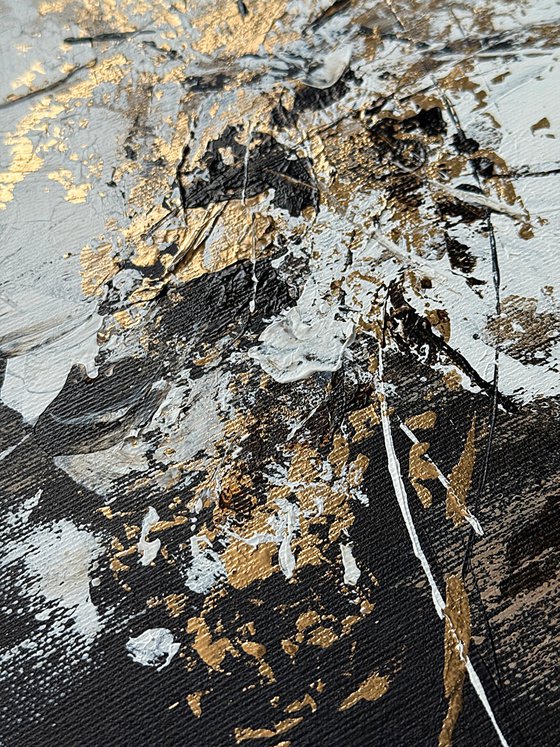 Grey gold in Structure