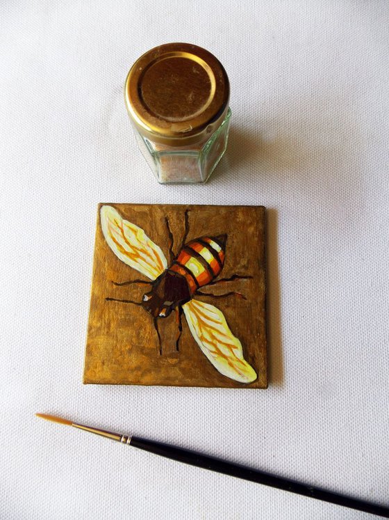 Honey-Bee