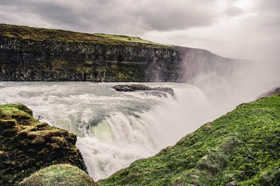 A GLIMPSE OF GULFOSS WATERFALL