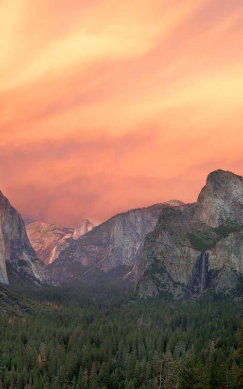 Red Valley, Yosemite Valley, Calfornia by Francesco Carucci