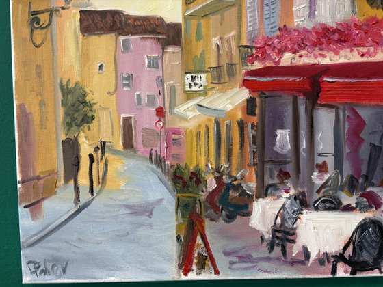 Red cafe in Sainte-Maxime