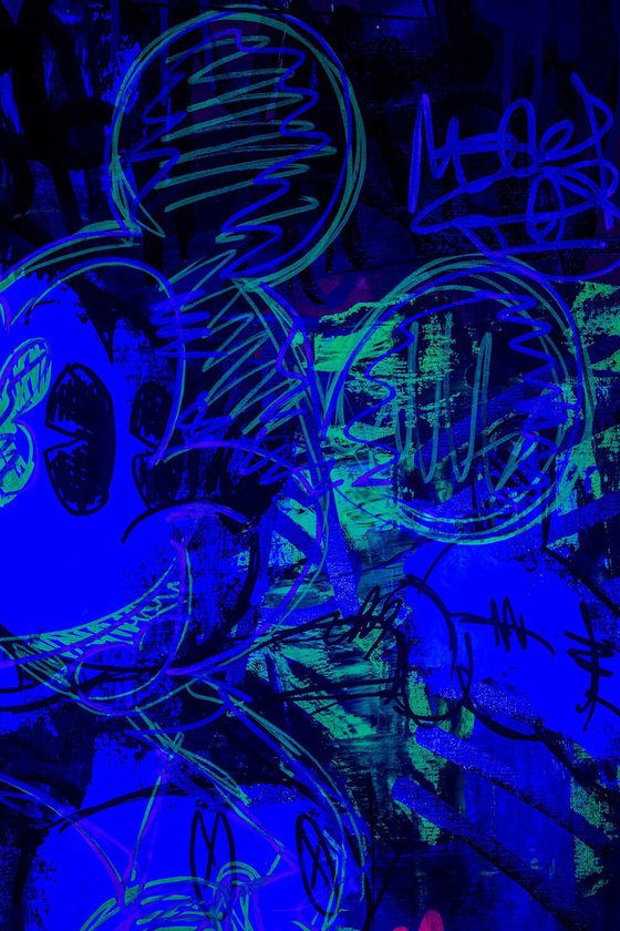 Mickey Mouse Street Art in pink, green black