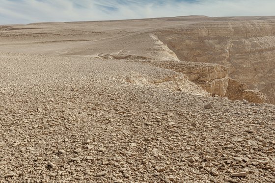 Desert from all sides