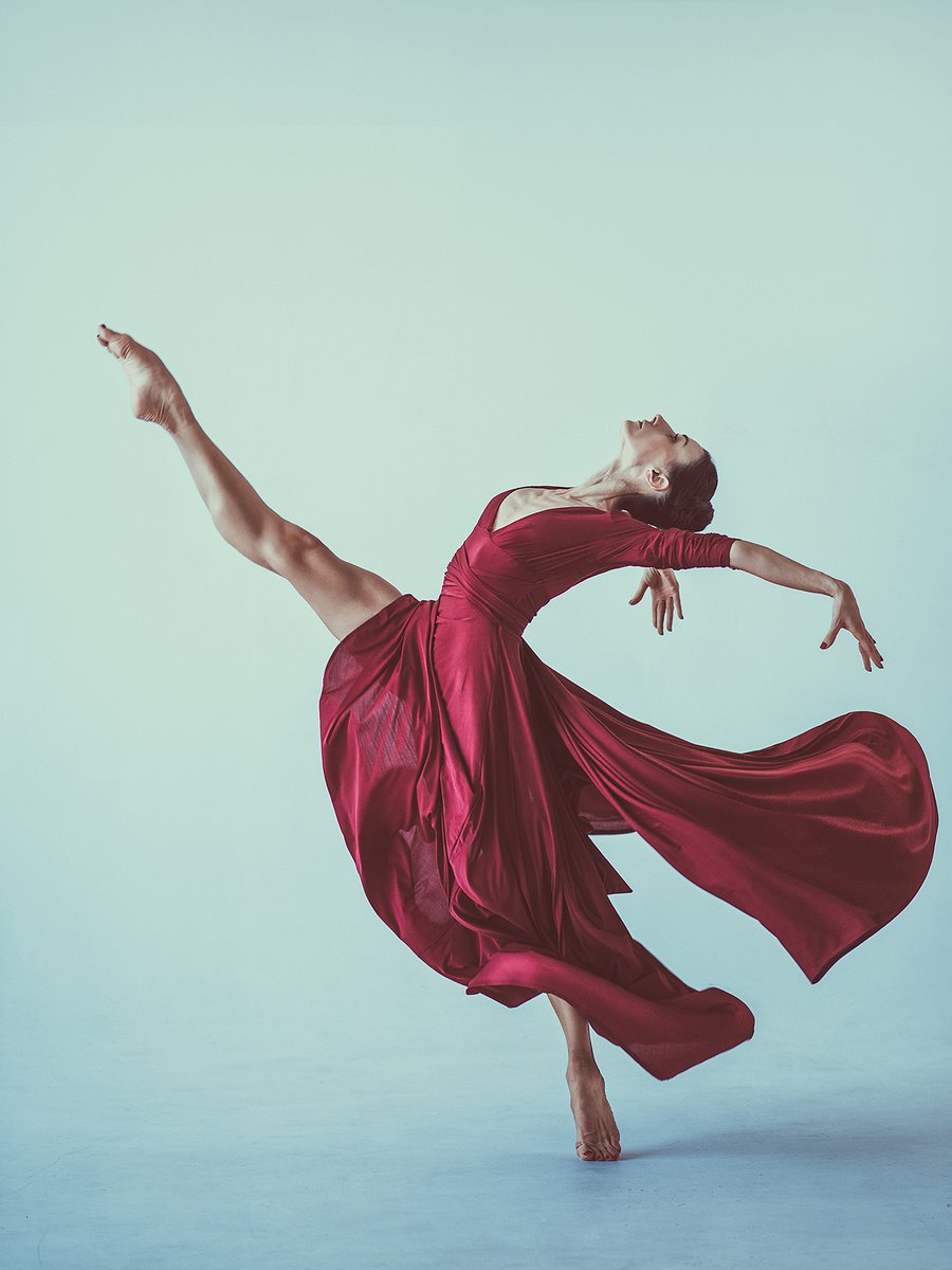 red dancer by Dan Hecho