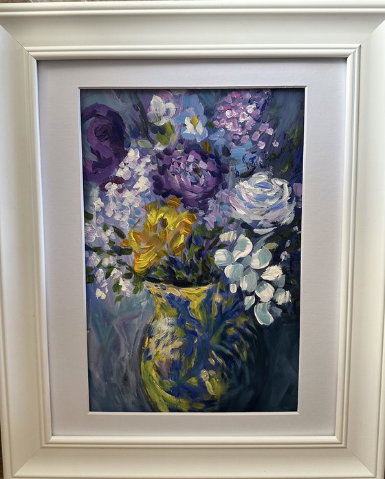 Purple and white rose bouquet