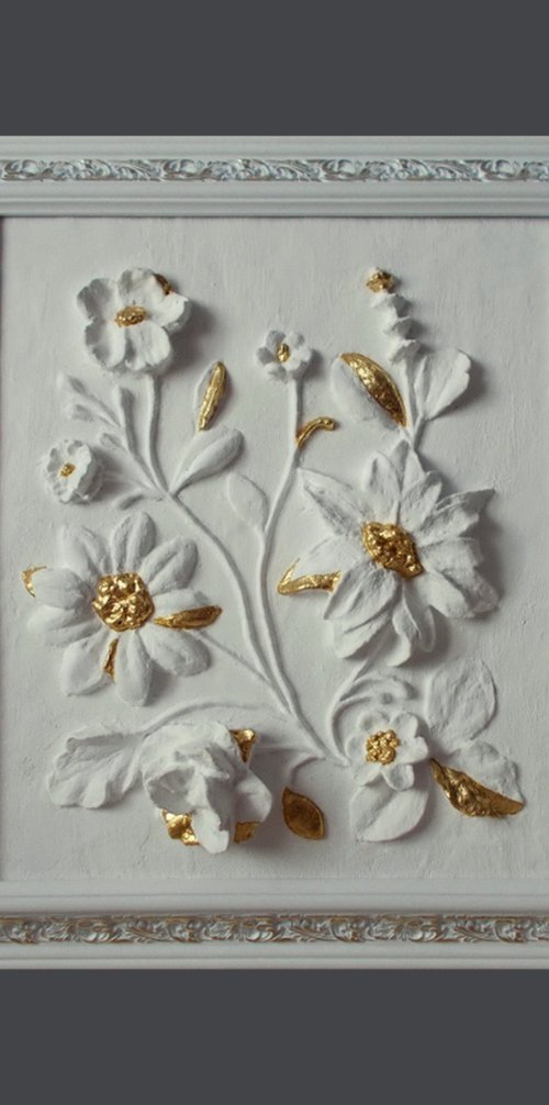 sculptural wall art "Flowers with gold decor" (from the series "White and gold") by Tatyana Mironova