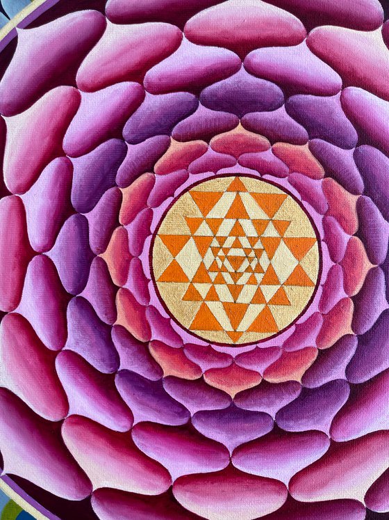 Sri Yantra Unfolding Lotus (Round)