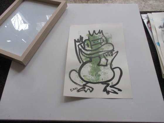 funny frog king portrait