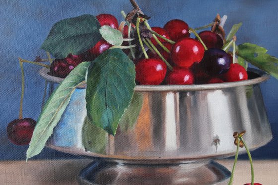 Cherries in a bowl