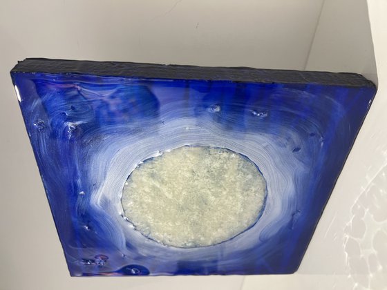 MOON - 28