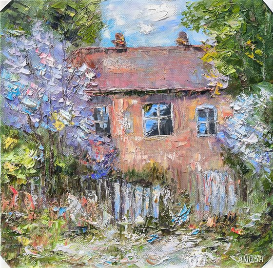 The Old House in Lilacs
