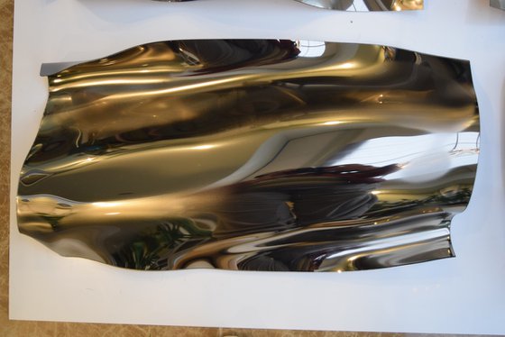 Scattered leaves In Bronze