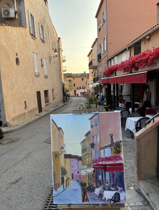 Red cafe in Sainte-Maxime