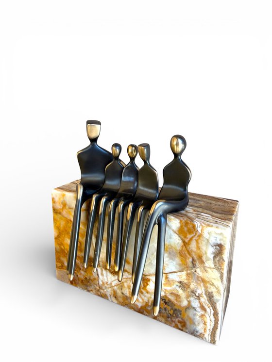 Family portrait with 3 children on onyx