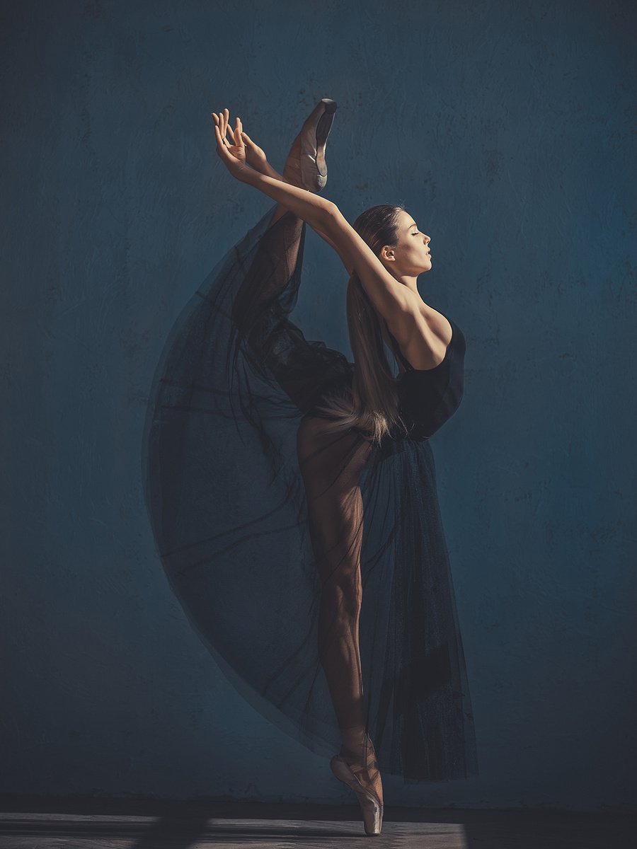 Photorealistic Portrait Photograph By Dan Hecho, 24 X 35, Serafima Stage 1, Original Artwork