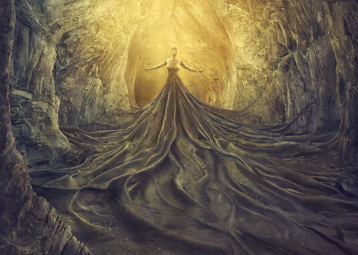 The Queen - limited edition by Nikolina Petolas