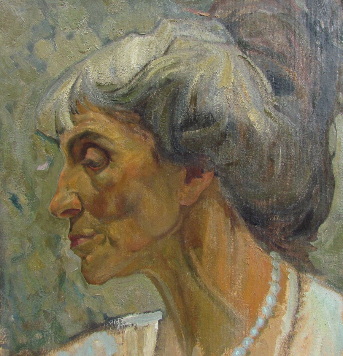 Female portrait by Viktoriia Pidvarchan