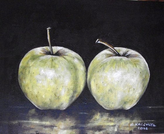 A pair of Green Apples