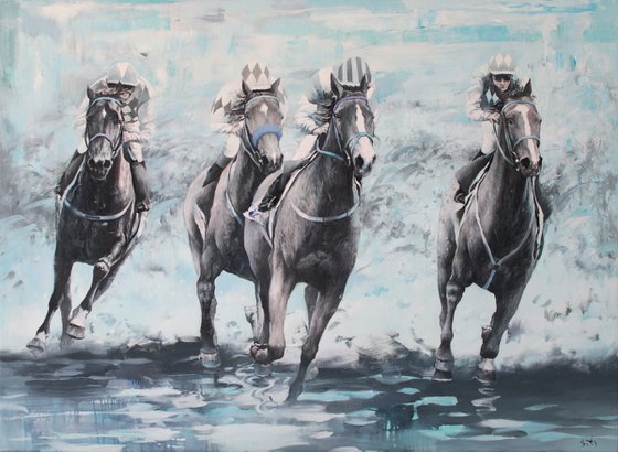 Blue light. Horse racing.