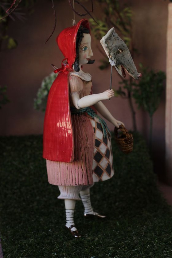 Little Red Riding Hood. Ceramic sculpture. Wall sculpture by Elya Yalonetski.