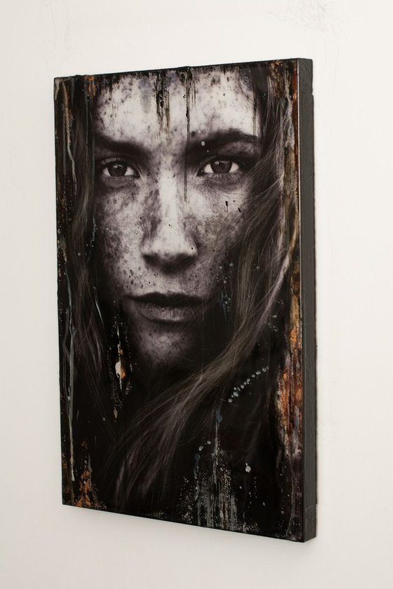 "Eline" (60x40x3cm) - Unique portrait artwork on wood (abstract, portrait, copper, original, epoxy, painting)